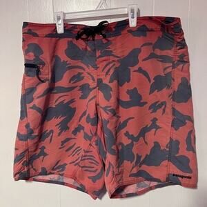 Patagonia Red & Blue Boardshorts Swim Trunks Size 38